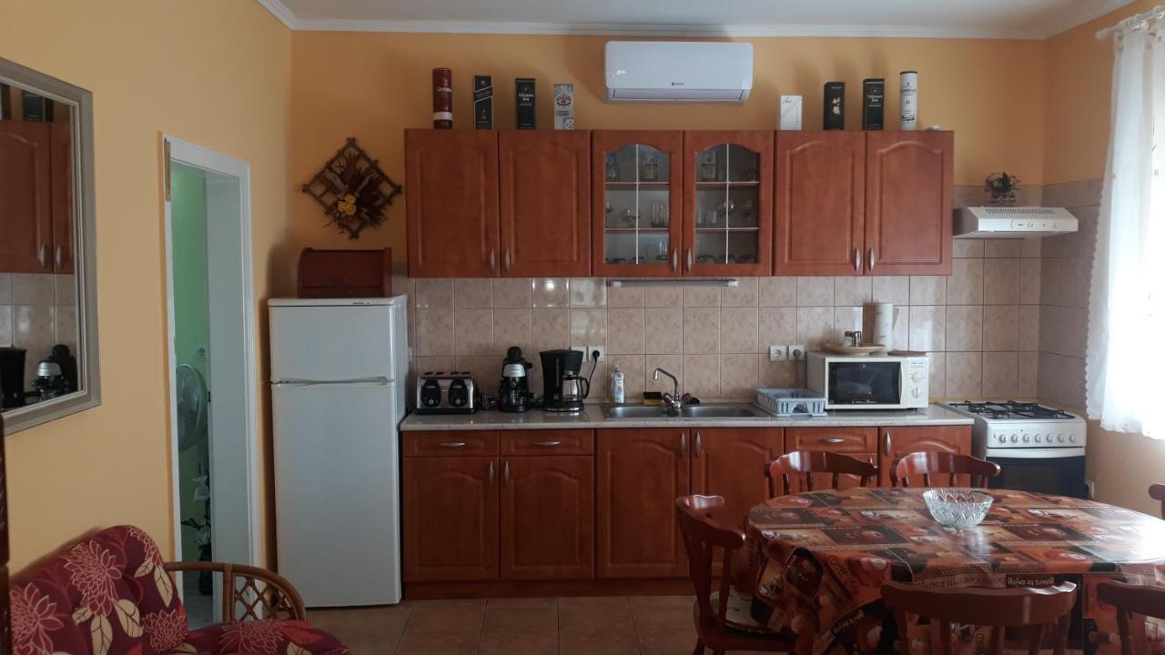 Kiraly Apartman Fonyod Exterior photo